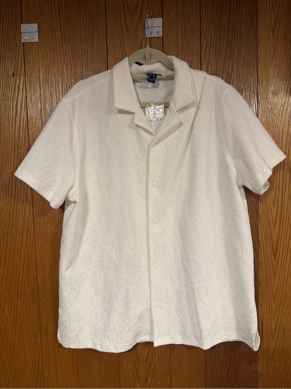 Forever 21 White Short-Sleeve Paisley Textured Button-Down Shirt